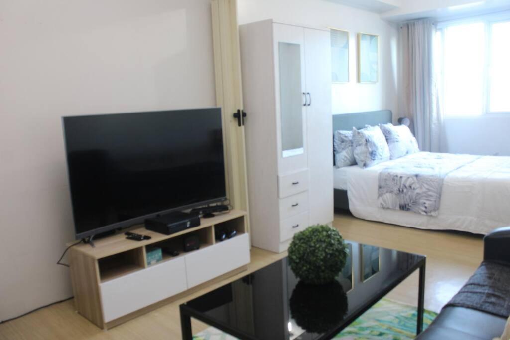 Huge A2J Executive Luxury 1Br Suite Near Abs Cbn, Gma Manila Exterior photo