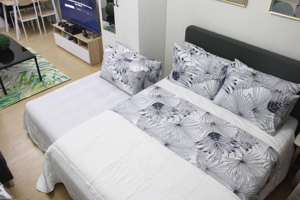 Huge A2J Executive Luxury 1Br Suite Near Abs Cbn, Gma Manila Exterior photo