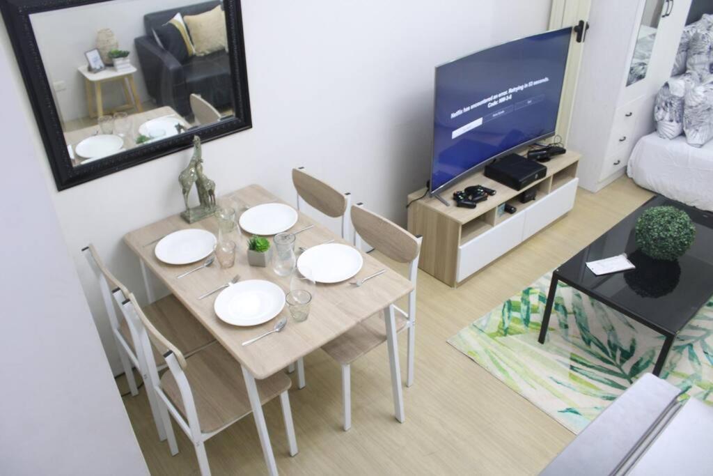 Huge A2J Executive Luxury 1Br Suite Near Abs Cbn, Gma Manila Exterior photo